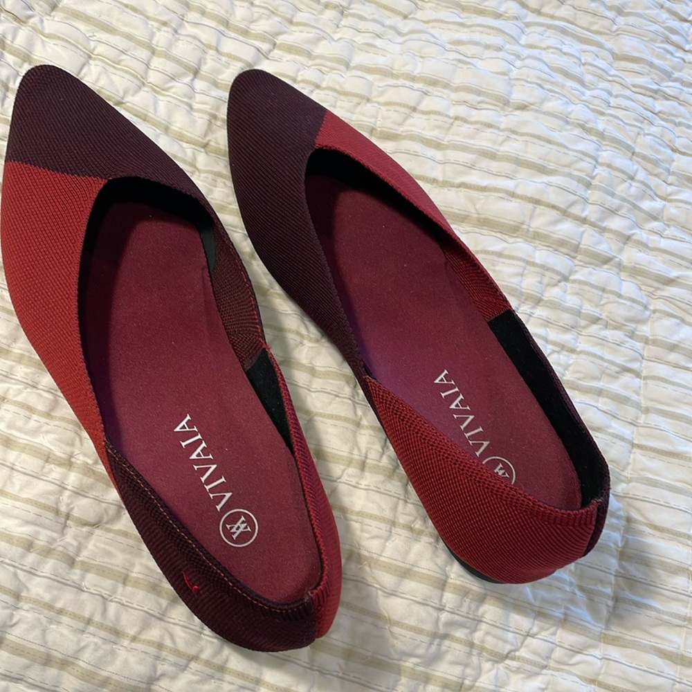Vivaia pointed flats size 42 (US 11)